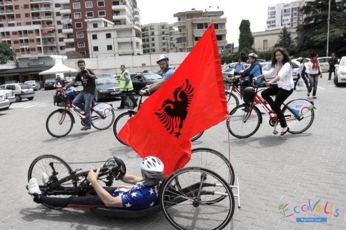 Ne Tiranen kaotike mund te kursejme kohe, para dhe energji