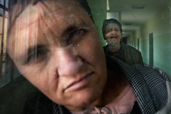 Psikiatriku ne Elbasan hesht per historine e zeze te tij. Shkruan: Nga afer askush nuk eshte normal