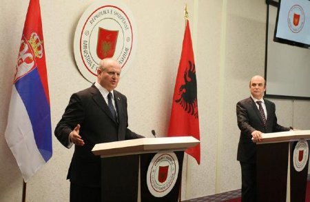 Nuk ka asgje te keqe qe ministri serb te takoje te vetet ne Shqiperi