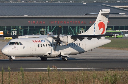 Nje pasagjer kerkon te padise Belle Air, ndryshoi orarin e nuk lajmeroi ne kohe