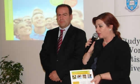 Sipas campusALBANIA 78 perqind e studenteve i marrin provimet me ryshfete. Zv/ministren e dine per kengetare!