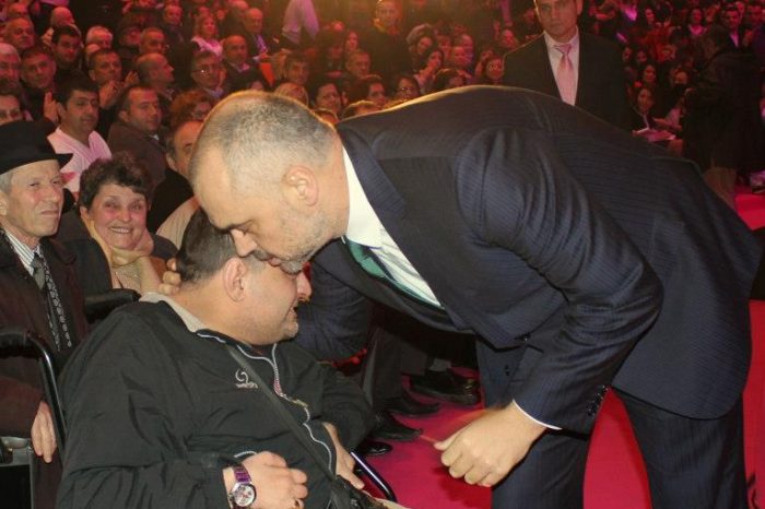 PS, nder te rrallat parti te majta qe nuk flet per LGBT. Krahasimi me simotrat e saj europiane