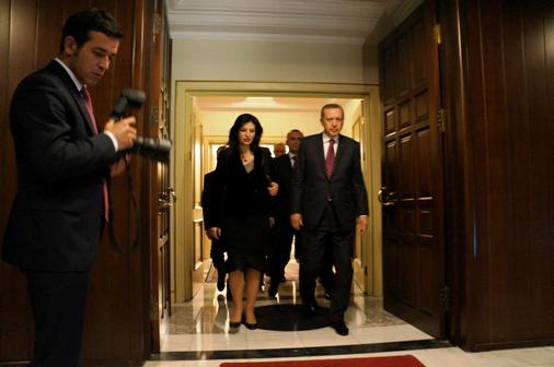 Politikani me diskriminues thote “mos diskriminoni”, rasti me Erdoganin dhe Hasan Shukur qe qenka shqiptar