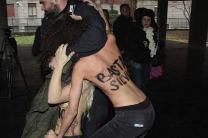 Proteste nudo kunder Berluskonit