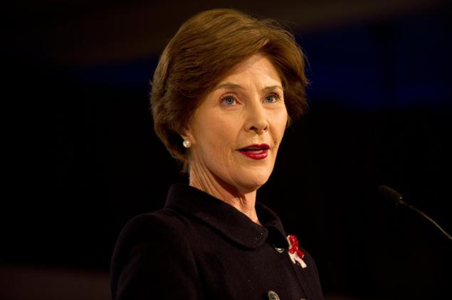 Laura Bush kerkon ta heqin nga nje spot per martesat gej, ndonese ka thene se eshte pro tyre