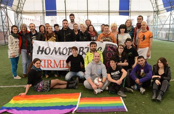 Futboll kunder homofobise ne Turqi, pjesemarres nga Shqiperia dhe Kosova