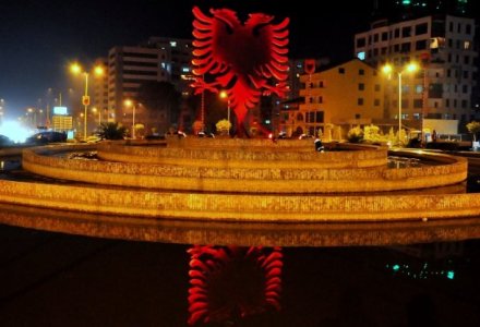 Shqiperia si Tunizia, me regjim hibrid, sipas The Economist
