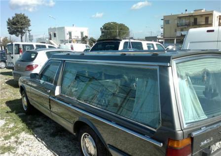 Konkurrence per funeralet, perplasje me thika ne QSUT