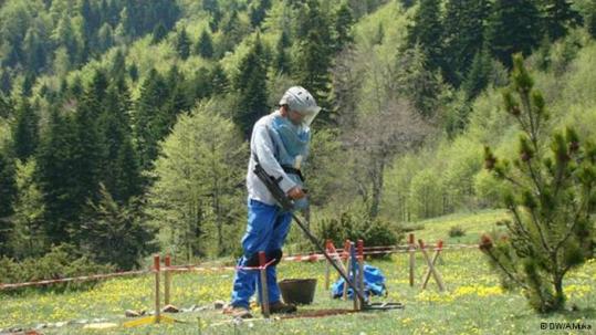 Minat dhe stoqet e municioneve rrezik per kumunitetin ne Shqiperi