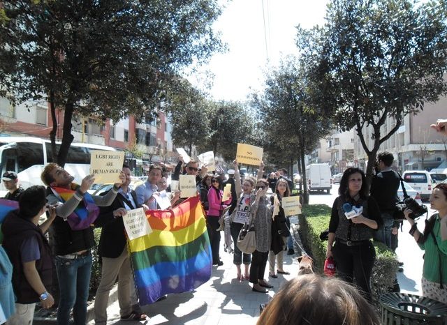 Halimi ne riedukim! LGBT proteston para Ministrise se Drejtesise
