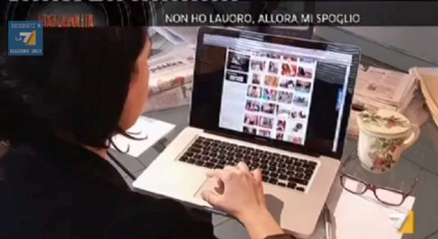Vajza te diplomuara zhvishen ne internet per te fituar jetesen
