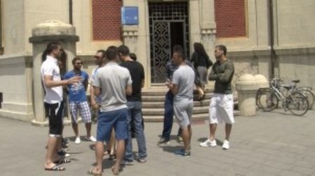 Tirane, futbollistet i kerkojne pagat kryebashkiakut