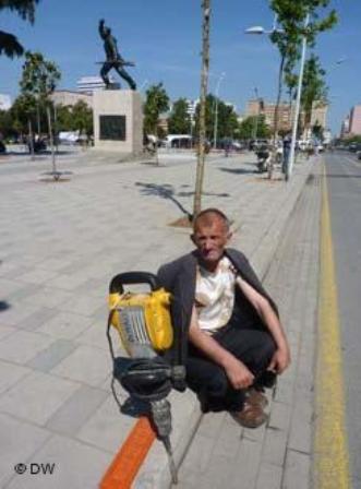 Qeveria shtyn edhe tre muaj afatin kohor per t’u pajisur me karten e papunesise