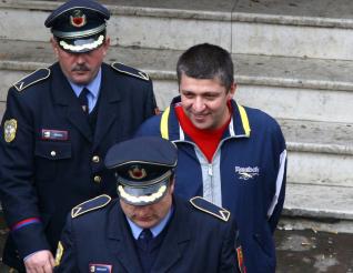 DELIJORGJI VAZHDON TE SHPETOJE, NDONESE ROMET NDERMARRIN AKSION: PADI BASHKISE DHE POLICISE