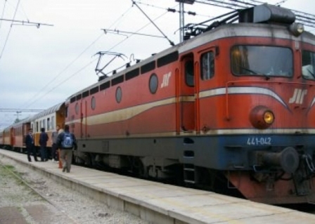 Bashkia e Tiranes zhvendos Stacionin 60-vjecar te Trenit ne Vore