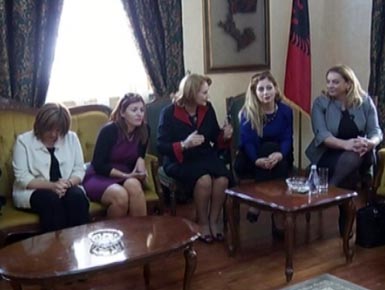 Grate deputete krijojne nje aleance ne Kuvend. Mesila Doda zgjidhet kryetare me vota unanime