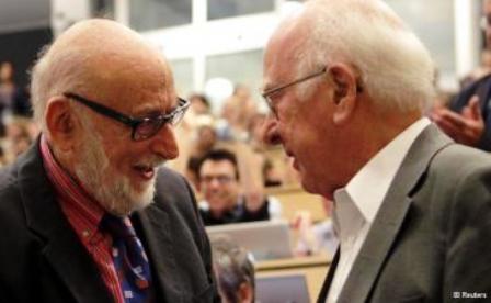Nobeli ne Fizike, per “grimcen e Zotit”