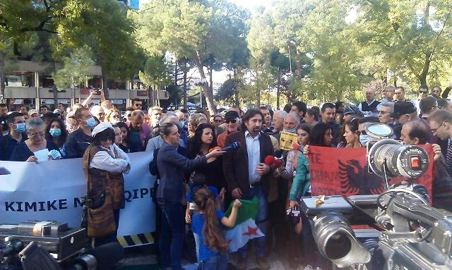 LGBT mbeshtet protestat e AKIP
