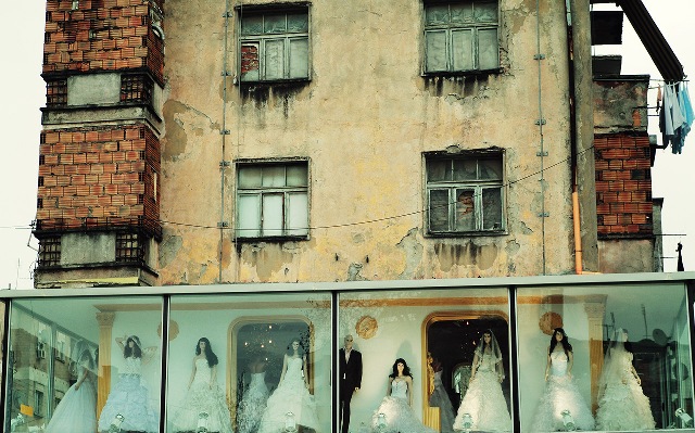 “Postcards from Tirana”, nga Edi Piqoni