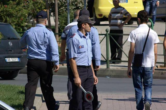 A duhen arrestuar shoferet qe drejtojne mjetin ne gjendje te dehur? Pyet Zaloshnja dhe jep nje pergjigjen...