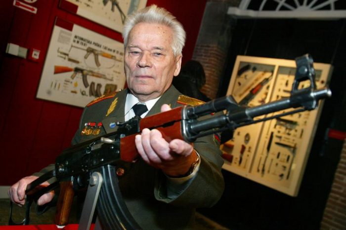 Kallashnikovi qe cuditej pse kriminelet perdorin kallashnikov!