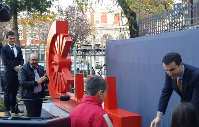 VIDEO/Inagurimi i Monumentit Rom, fjala e plote e ministrit Veliaj dhe artistit Kazanxhiu