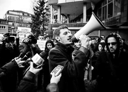 “Rrembimi i protestuesit Durim Jasharaj nga policia” (VIDEO)