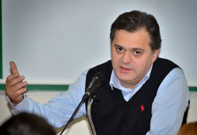 Blushi: Shqiperia mes modelit politik rus dhe atij fetar turk
