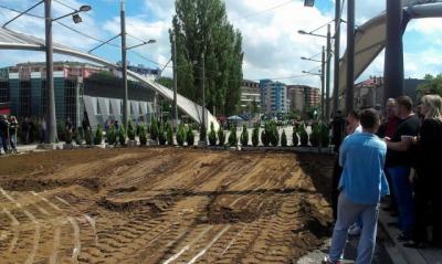 Mitrovice: heqin dhe rivendosin barrikaden