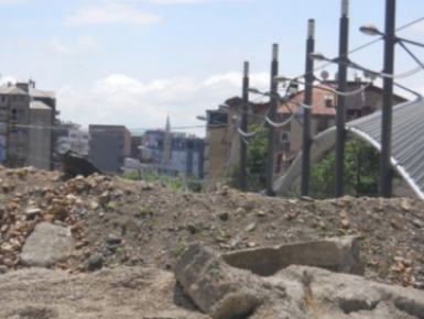 Kosove, hiqet barrikada ne Mitrovice