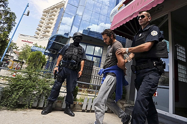 Arrestime te bujshme ne Kosove, ndalohen 40 vete te dyshuar si pjesetare te ISIS