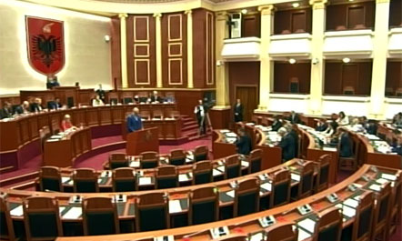 Kuvendi shkarkon Fullanin e Golemin
