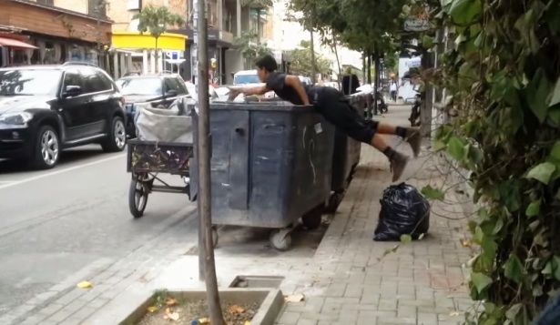 "Arti i riciklimit" - nga Marinela Gremi, Lorin Kadiu dhe Mersina Xhemajli (VIDEO E PLOTË)