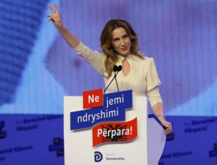 Replike ndaj zonjes Bregu - nga Gresa Hasa