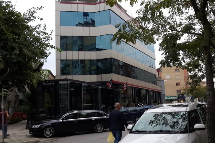 Te jete ne rregull kjo ndertese apo INUK ka standarte te dyfishta?