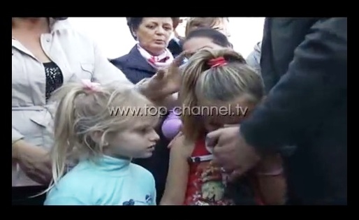 Si keqperdoren femijet per show politik (VIDEO)