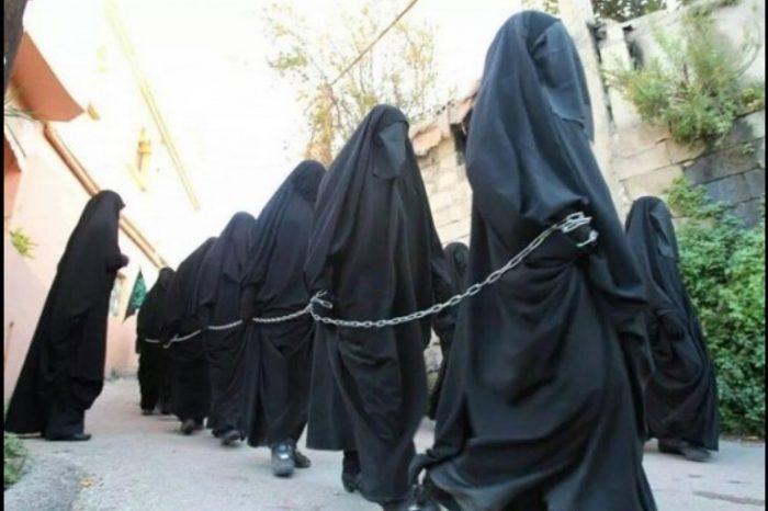 ISIS, manual për trajtimin e vajzave si skllave seksuale