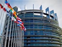 Teatri, mediat, dosjet kriminale, zgjerimi, Shqipëria kryqëzohet në Parlamentin Europian!