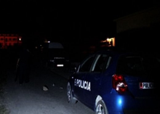 Rrënqethëse/ Drejtori i Policisë së Fushë Arrëzit ka përdhunuar një vajzë që shkoi për të denoncuar përdhunimin në shtëpinë e fëmijës!