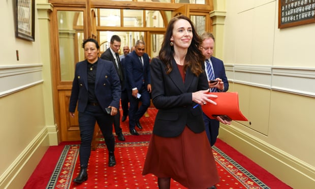 8 gra, 5 Maori, 3 pacifistë, 3 LGBT, Jacinda Ardern emëron kabinetin e larmishëm!
