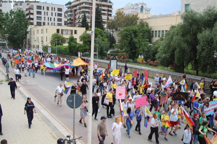BIRN: Gjuha e Kodit Penal shqiptar ruan stigmën rreth komunitetit LGBTQ+