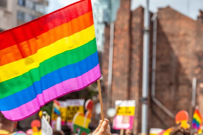 Më shumë se kurrë më parë britanikët identifikohen hapur si LGBTQ+